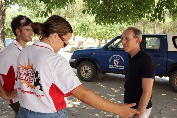 Daniel Arias con monitores