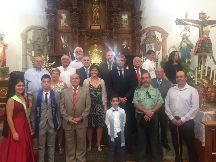 Imagen de Álvaro Gutiérrez junto al alcalde de Pelahustán y el delegado de la Junta en Talavera