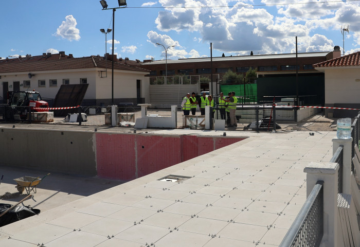 Visita a las obras de mejora de la piscina de Torrijos