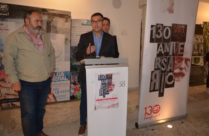 Imagen de 	Fernando Muñoz inaugurando la exposición