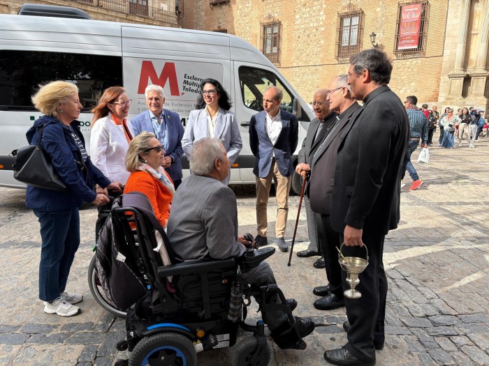 Imagen de 20102025 La Diputación de Toledo financia la nueva furgoneta adaptada de ADEMTO 2