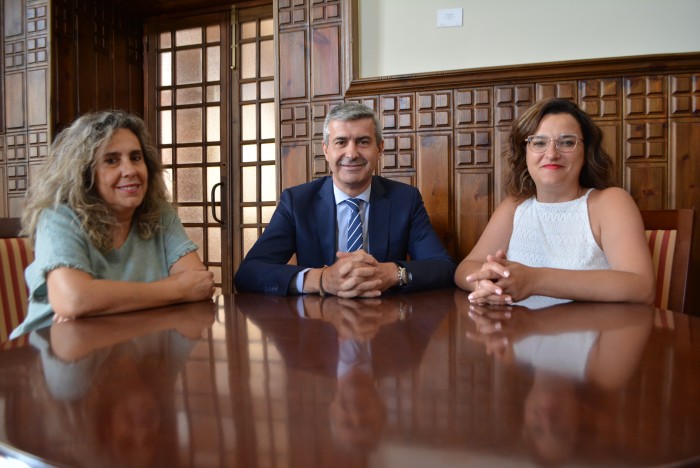 Álvaro Gutiérrez con Silvia del Olmo y Paloma Pérez