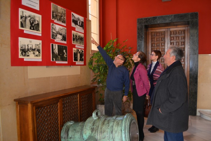 Imagen de La diputada de Educación, Cultura e Igualdad visita la exposición