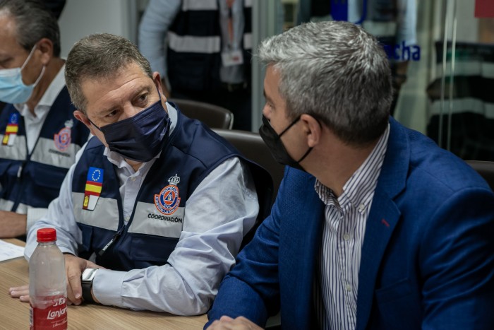 Imagen de Álvaro Gutiérrez y Emiliano García-Page en un momento de la reunión de coordinación esta mañana