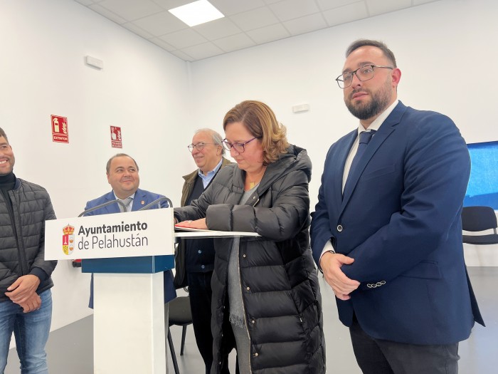 Imagen de Concepción Cedillo y Roberto García en la inauguración