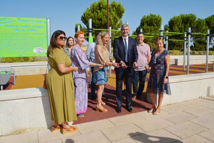 Imagen de Álvaro Gutiérrez inaugura la nueva zona recreativa