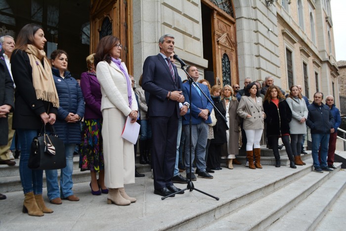 Imagen de Álvaro Gutiérrez en el acto de Diputación por el 25N