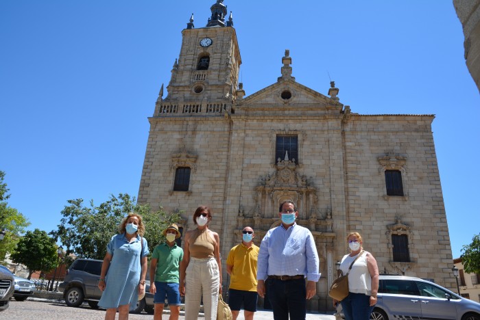 Imagen de Álvaro Gutiérrez y Tomás Villarrubia en la iglesia de Orgaz