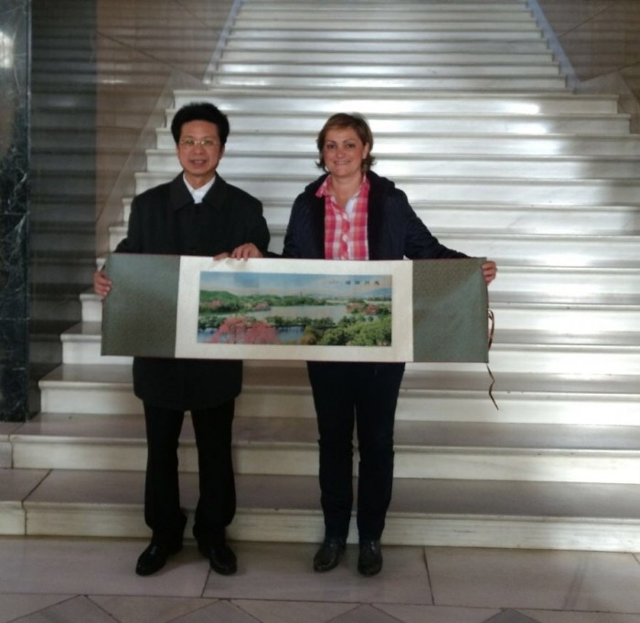 Imagen de La vicepresidenta de la Diputación de Toledo con el vicepresidente de la región de Huizhou, en China
