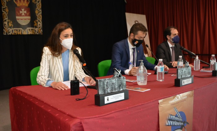 Imagen de Alicia Martín interviniendo en el III Congreso Nacional Cervantino