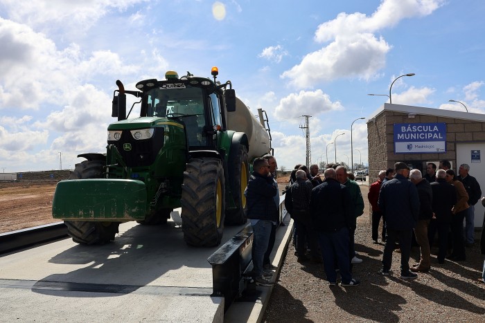 Imagen de Cedillo inaugura la báscula municipal de Madridejos