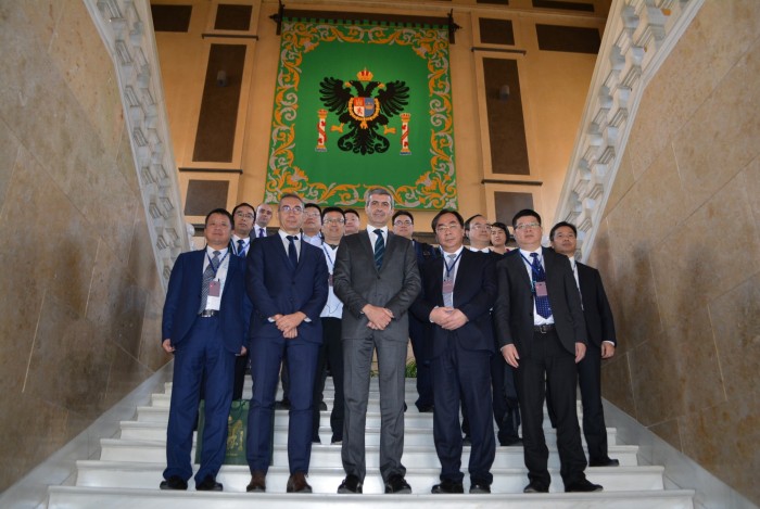 Álvaro Gutiérrez con la delegación china