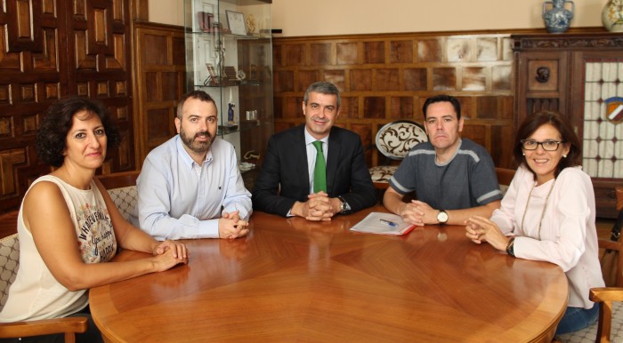 Imagen de Álvaro Gutiérrez se reúne con José Luís Arroyo, Alberto Sánchez, HIginia García y Maite García