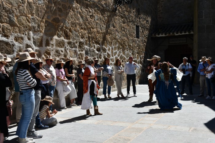 Imagen de 24052025 Juan Carlos Sánchez participa en la visita al Castillo de Cuerva 2