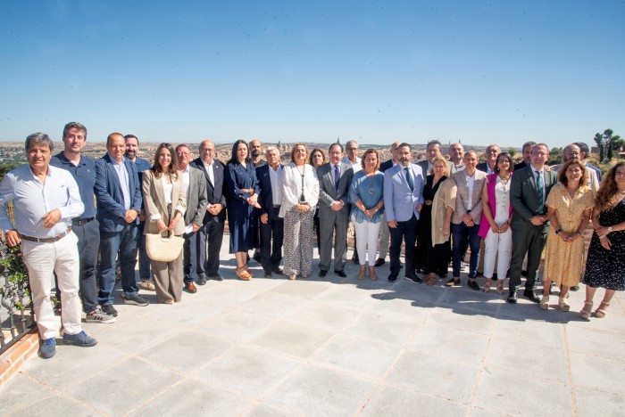 Imagen de Equipo de Gobierno con periodistas