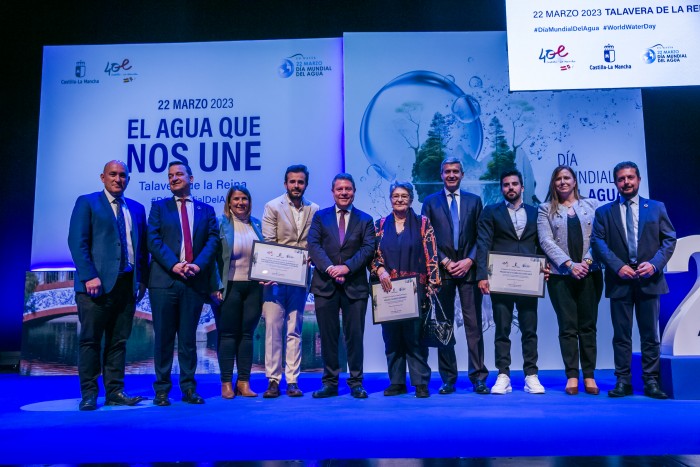 Imagen de Foto de familia acto institucional Día Mundial del Agua