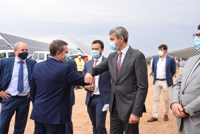 Imagen de Álvaro Gutiérrez saluda al presidente regional
