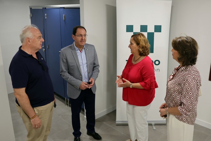 Cedillo y Guerrero visitando los vestuarios