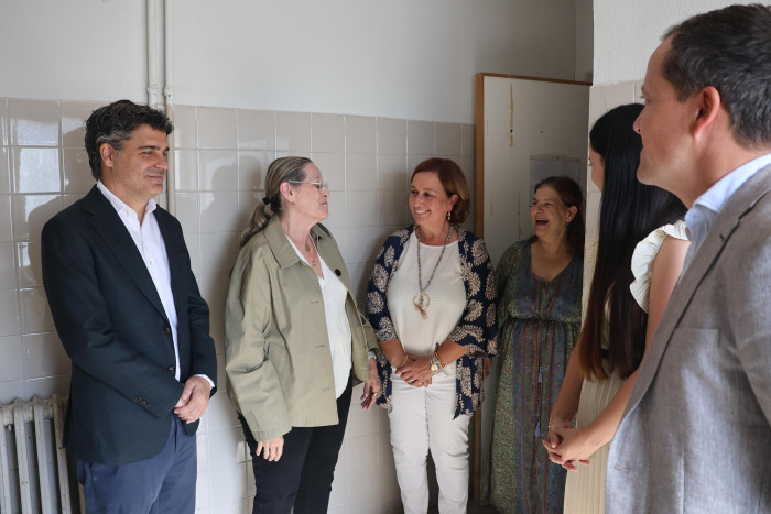 16092026 Cedillo visita antigua Escuela de Enfermería de Toledo 3