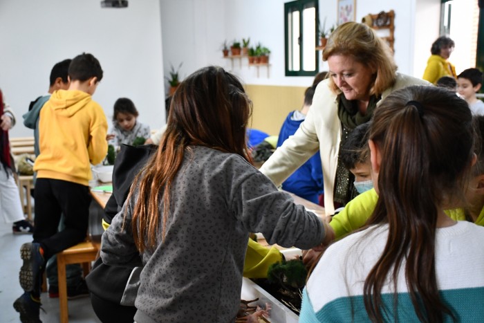 Imagen de  La diputada participa en los talleres