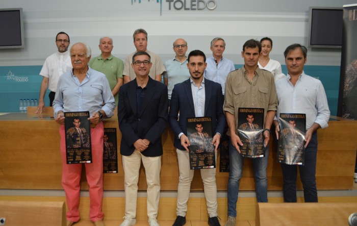 Imagen de Foto de familia presentación I trofeo Domingo Ortega