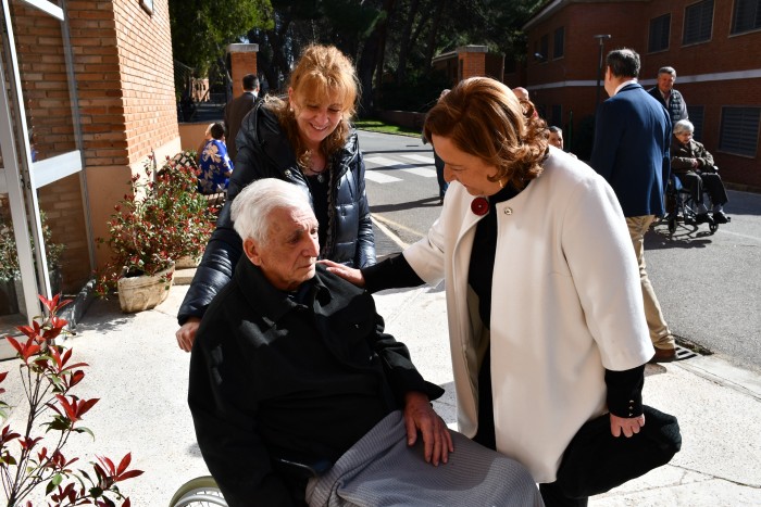 Imagen de 22032026 Cedillo saluda residentes fiesta San José RSA