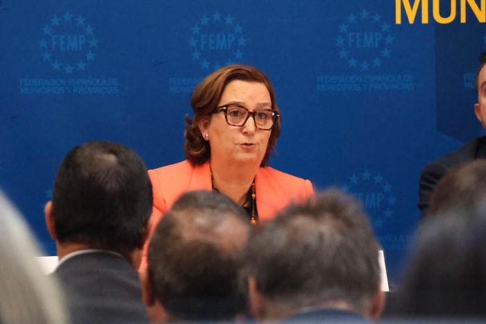 Imagen de 20112025 Cedillo jornada diputaciones de la FEMP 9