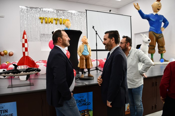 Imagen de 30042025 Romera visita la exposición Tintin en Pelahustán 1