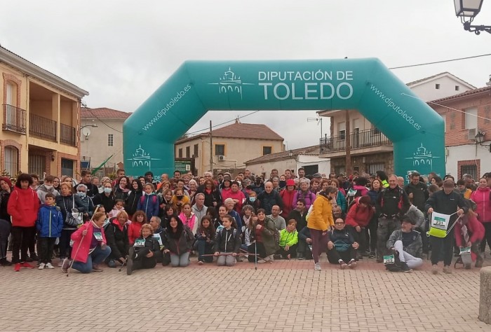 Participantes en la ruta de senderismo de la Sierra de San Vicente