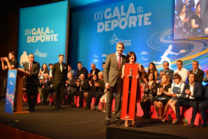 Imagen de Álvaro Gutiérrez entrega el premio Diputación