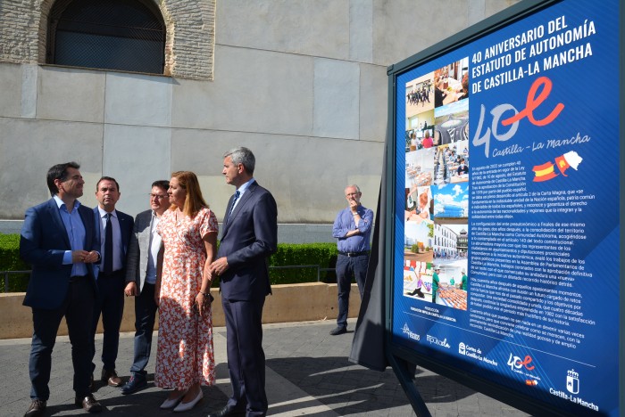 Imagen de Un momento del recorrido a la exposición