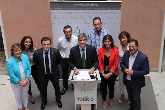 Imagen de Álvaro Gutiérrez junto a su equipo de Gobierno