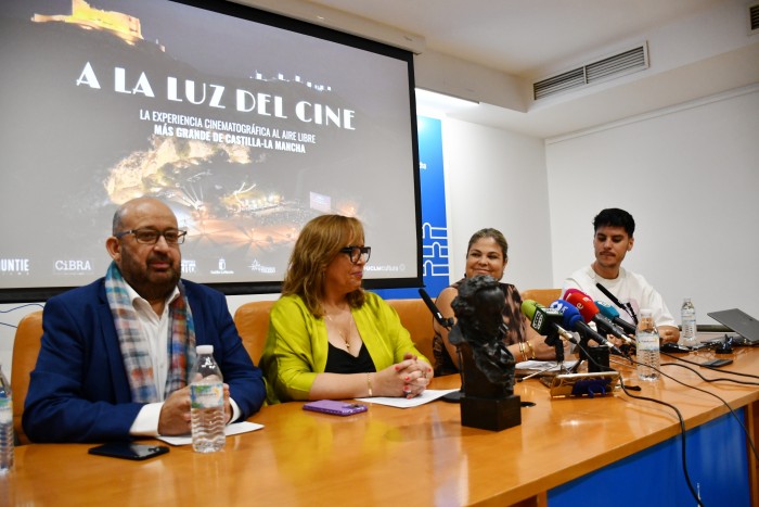 Presentación A la luz del cine