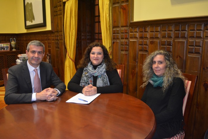 Álvaro Gutiérrez con Silvia del Olmo y Paloma Pérez