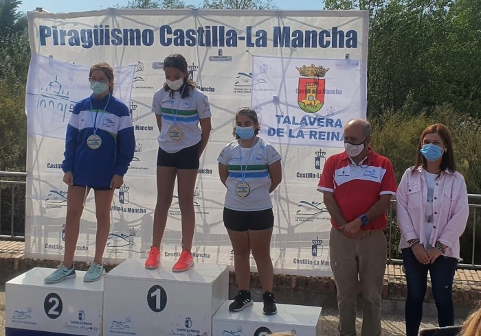 María Jesús Pérez en la entrega de trofeos de los campeonatos de piragüismo de Talavera