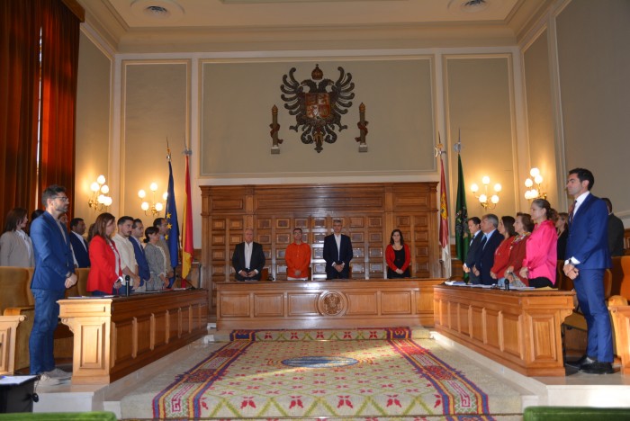 Imagen de Minuto de silencio en el inicio del Pleno