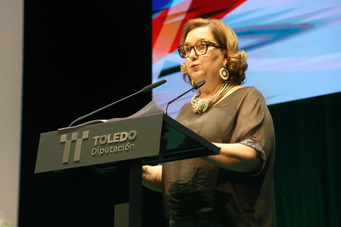 Foto final de presidenta, diputados y premiados