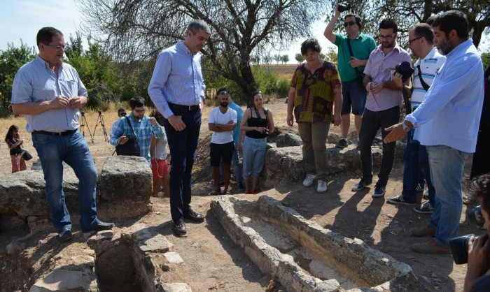 	Álvaro Gutiérrez visita Los Hitos (foto de archivo)