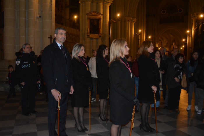 Imagen de Álvaro Gutiérrez y Milagros Tolón inician la procesión del Cristo Nazareno Cautivo