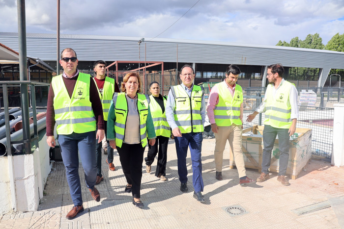 Visita a las obras de mejora de la piscina de Torrijos