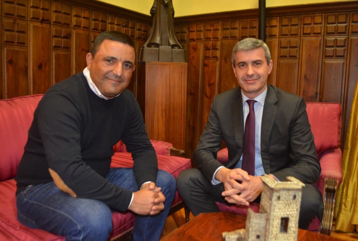 Imagen de Álvaro Gutiérrez y José Carlos García en un momento del encuentro mantenido en la Diputación