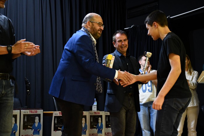 Imagen de 29042025 Arribas premios Olimpiada Matemática (2)