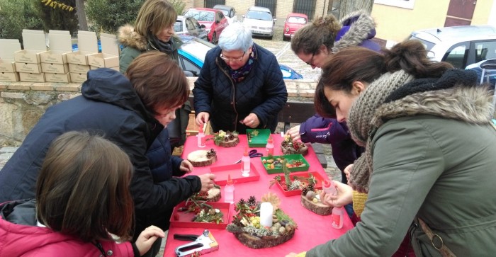 Participantes en el taller que el vivero Taxus ha impartido en el Mercado de las Flores de Toledo