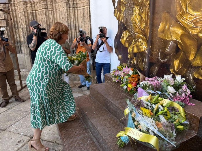 18062025 Cedillo participa en la ofrenda floral del Corpus