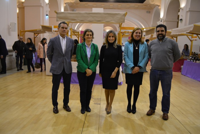 Autoridades en la feria del dulce y la cuaresma