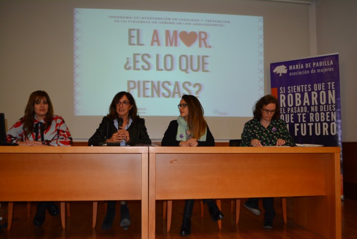 Ana Gómez en la mesa redonda