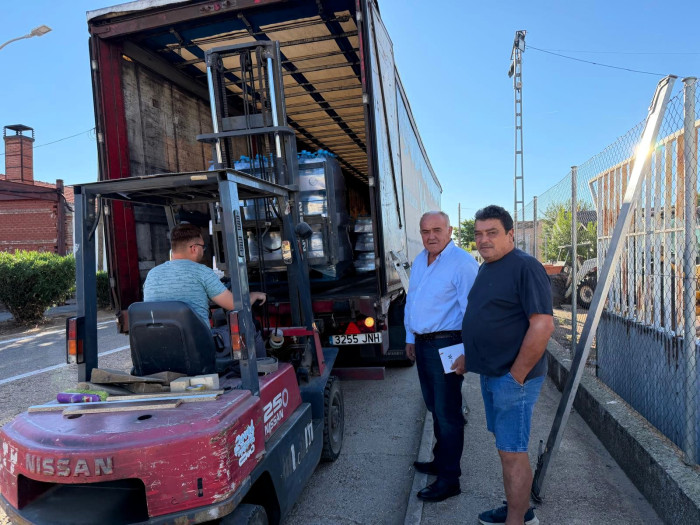 01092026 Reparto de agua en San Bartolomé de las Abiertas