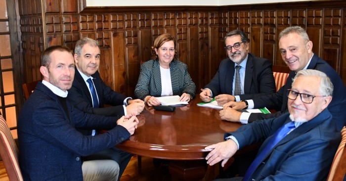 Conchi Cedillo se reúne con la AECC