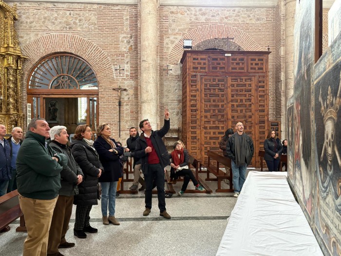Imagen de 29112025 Cedillo visita la exposición del catafalco de La Torre de Esteban Hambrán 7