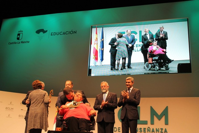 Imagen de Entrega de galardones a los premiados por su labor docente